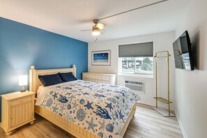 2 bedrooms, iron/ironing board, Internet, bed sheets - Steps to Maryland Beach! Condo w/ Furnished Patio (Ocean City)