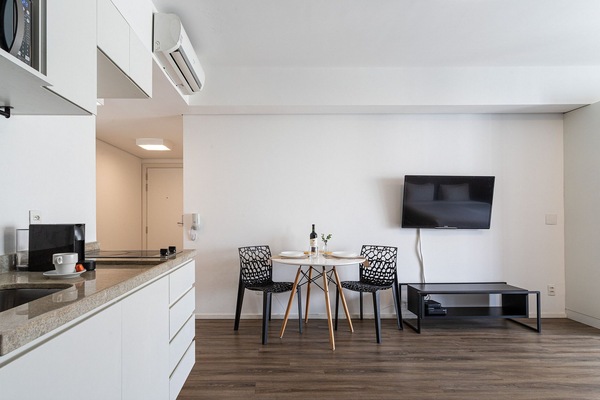 Superior Studio | Private kitchen | Coffee/tea maker, full-size fridge, microwave, stovetop