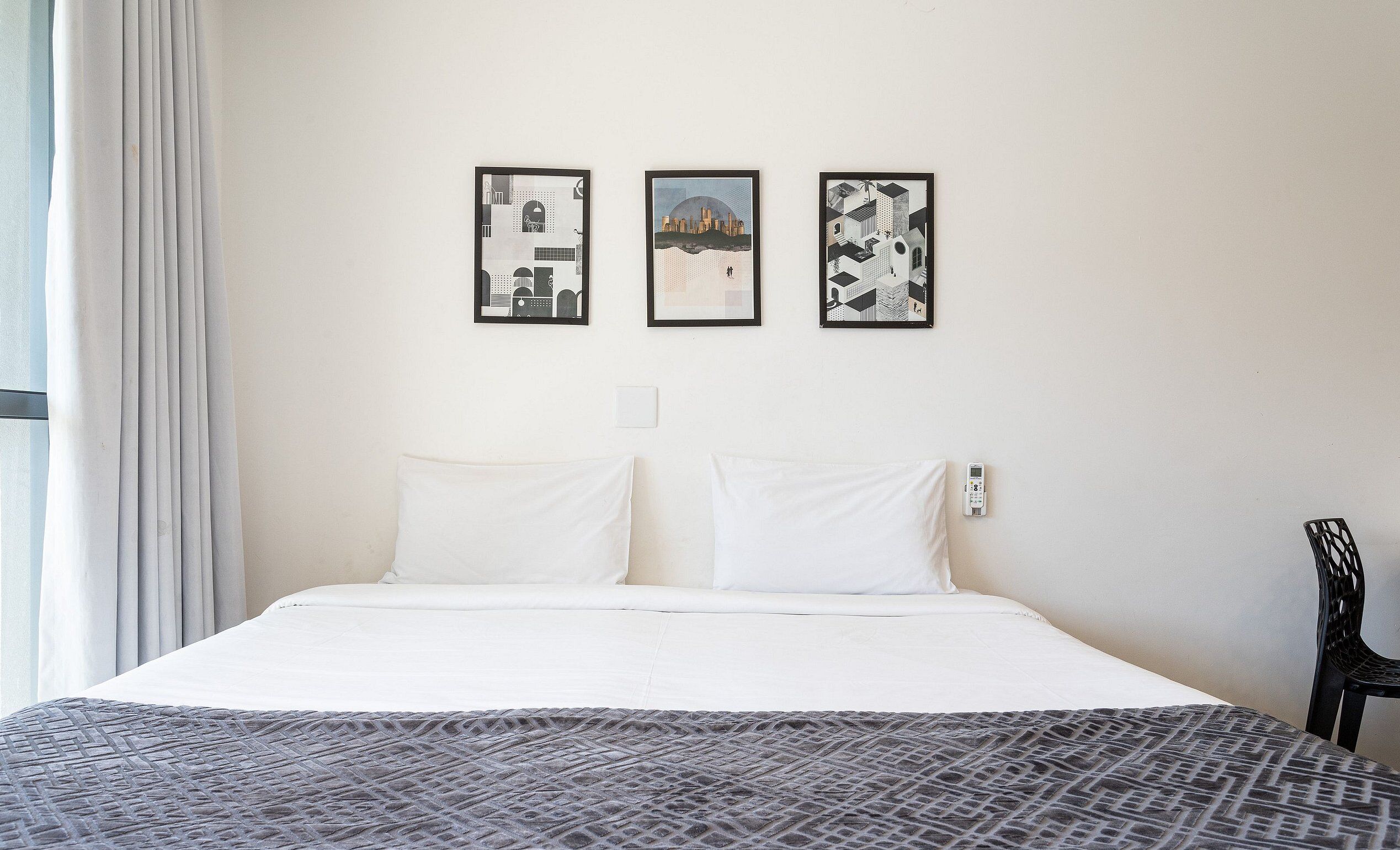 Studio | Desk, WiFi (free), bed sheets