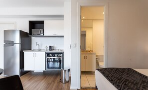 Studio exclusif | Bureau, accès au Wi-Fi (inclus), literie fournie