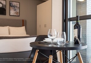 Executive Studio | Free WiFi, bed sheets - Setin Downtown Genebra by Viva - Apartamentos completos na Bela Vista com piscina (São Paulo)