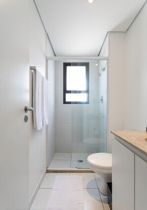 Studio – superior | Bad | Dusj, hårføner og håndklær