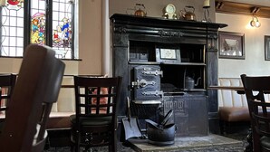 Unclassified image, 3 of 43, button - The George Hotel (High Peak)