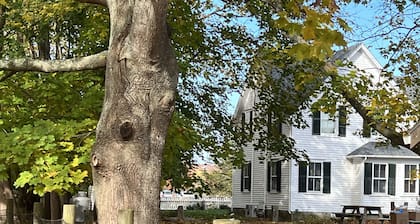 Chilmark Farmhouse and Barn