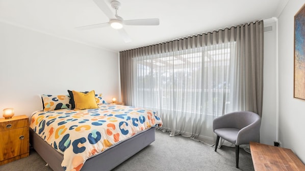 3 bedrooms, WiFi, bed sheets