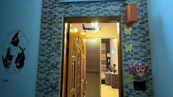 Mặt tiền nơi lưu trú