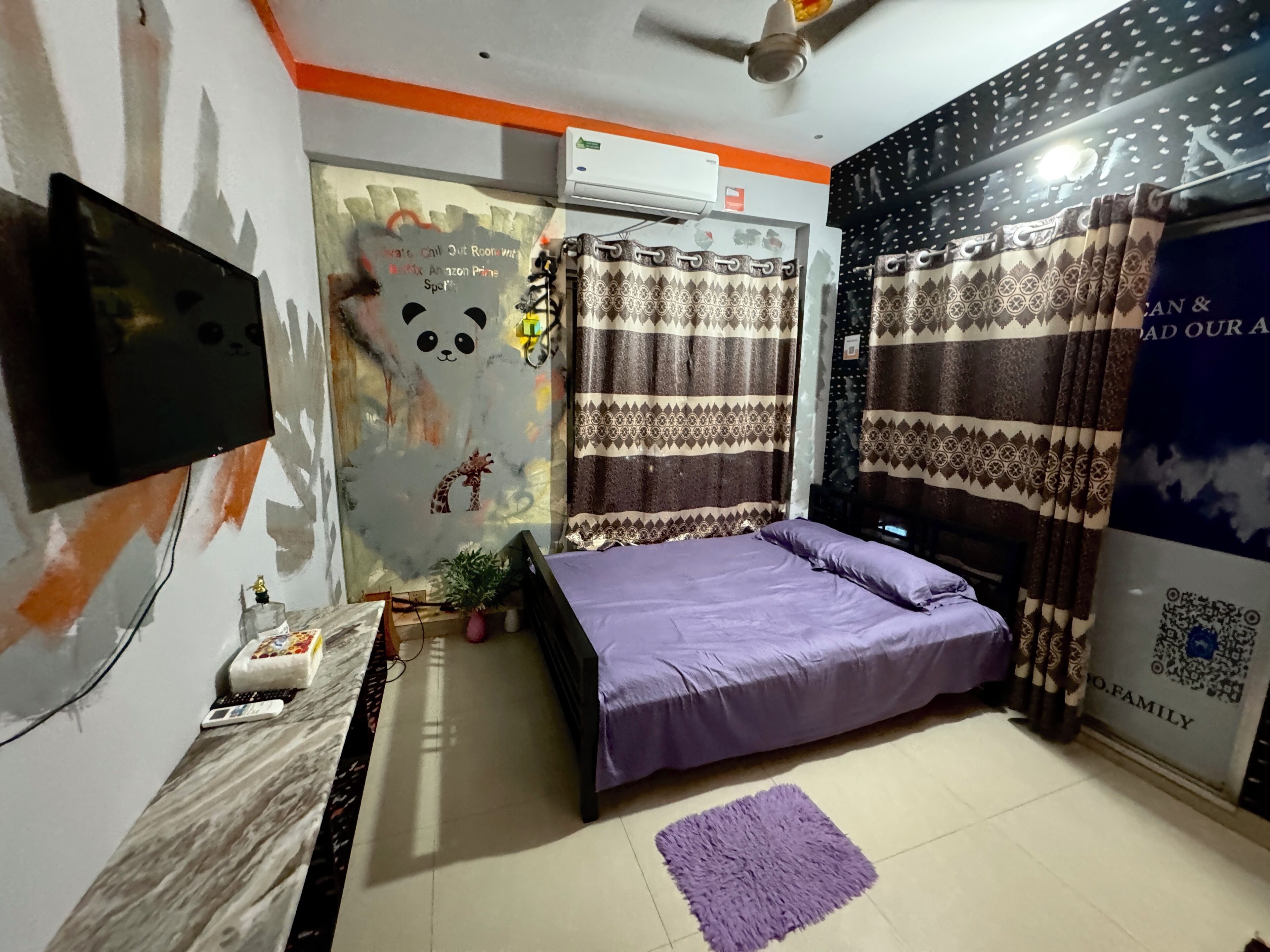 WiFi (free), bed sheets