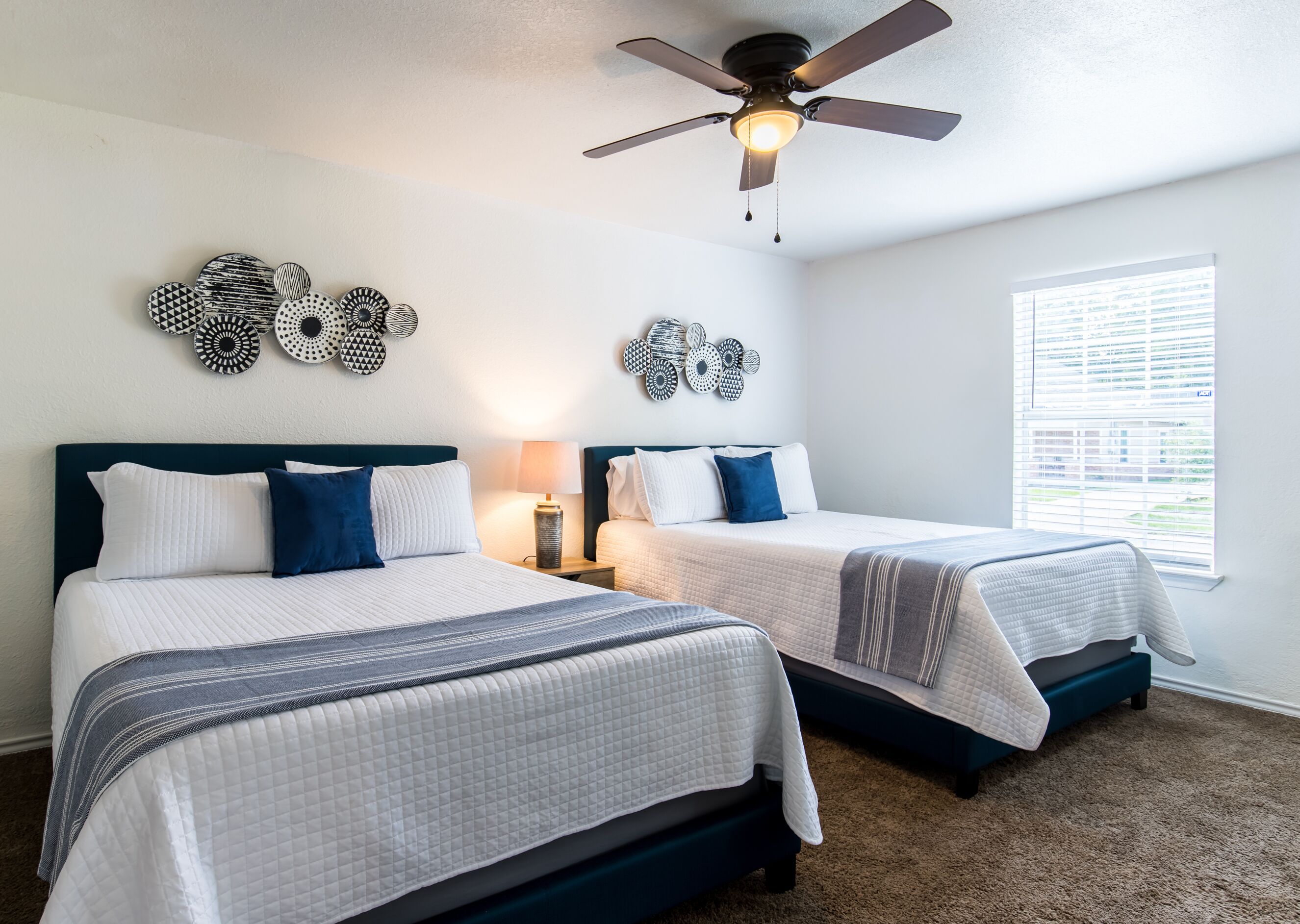 3 chambres, fer et planche à repasser, accès au Wi-Fi (inclus)