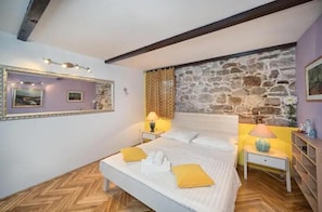 1 bedroom, iron/ironing board, free WiFi, bed sheets