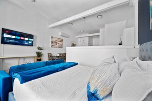 1 bedroom, desk, iron/ironing board, WiFi - Open space lux studio 20 mins to NYC (Newark)