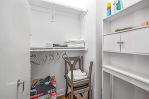 Interior - Downtown located large studio 20 mins to NYC (Newark)
