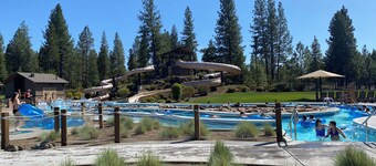 199 a nite-Spring time in SR! Dog friendly. Ski & Hot tub with Free SHARC passes