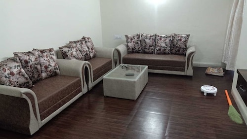 1300 s.fit full independent flat at mid of city  with all amenities