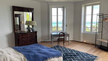 6 bedrooms, iron/ironing board, travel crib, WiFi