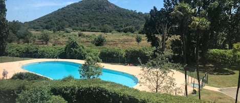 室外游泳池