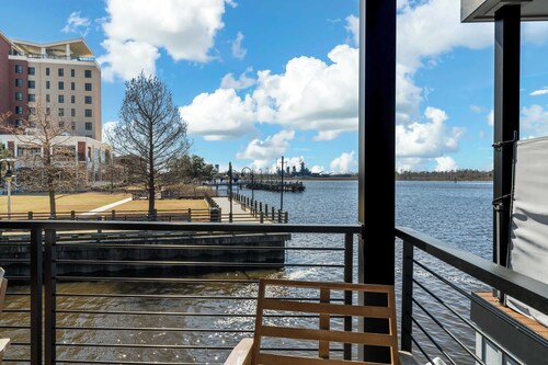 Malibu @ The Cove Riverwalk Villas