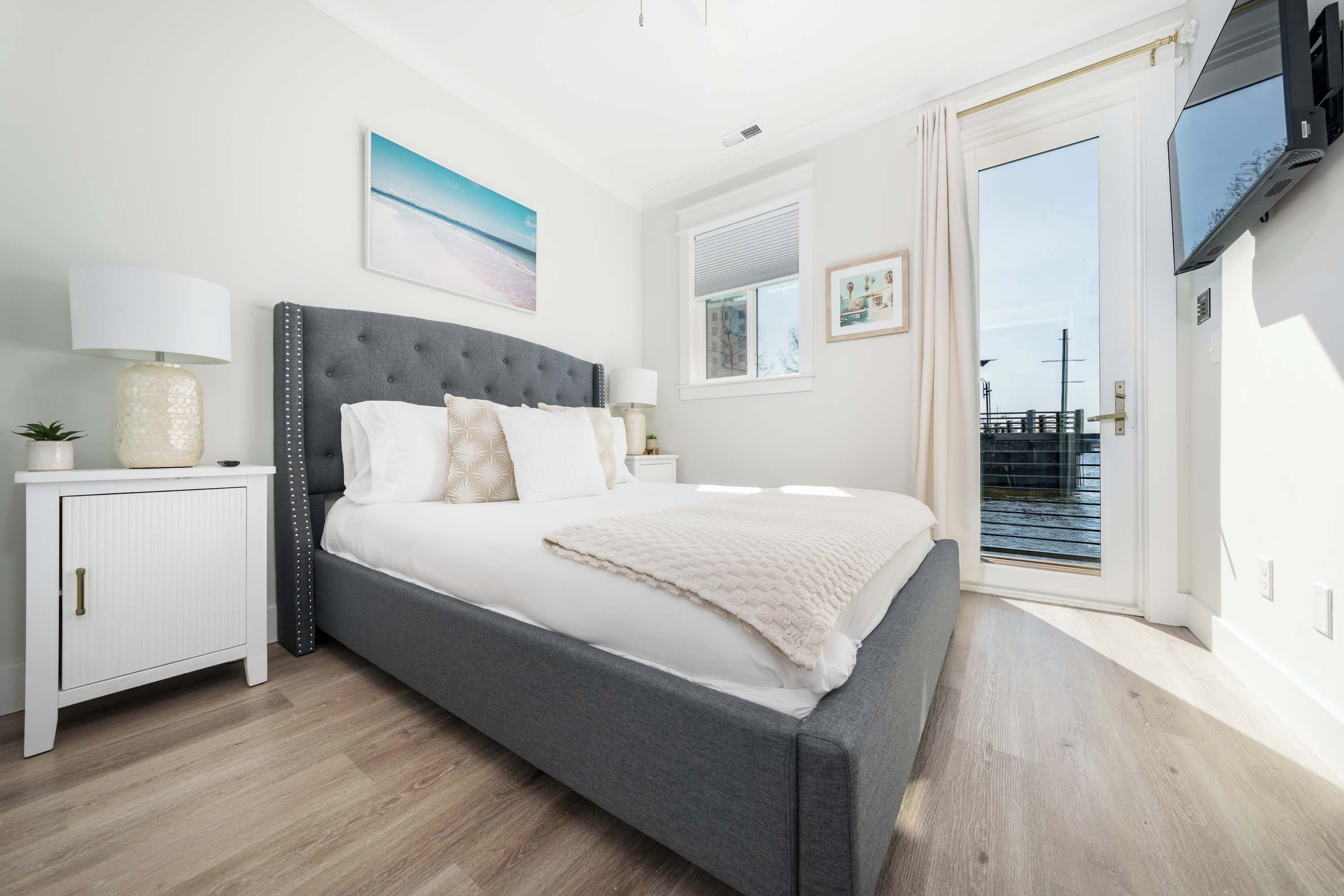 2 slaapkamers, een bureau, een strijkplank/strijkijzer, gratis wifi