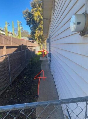 Property grounds - "Oars House" -Near lake's public docking W/ KAYAK (Clearlake)