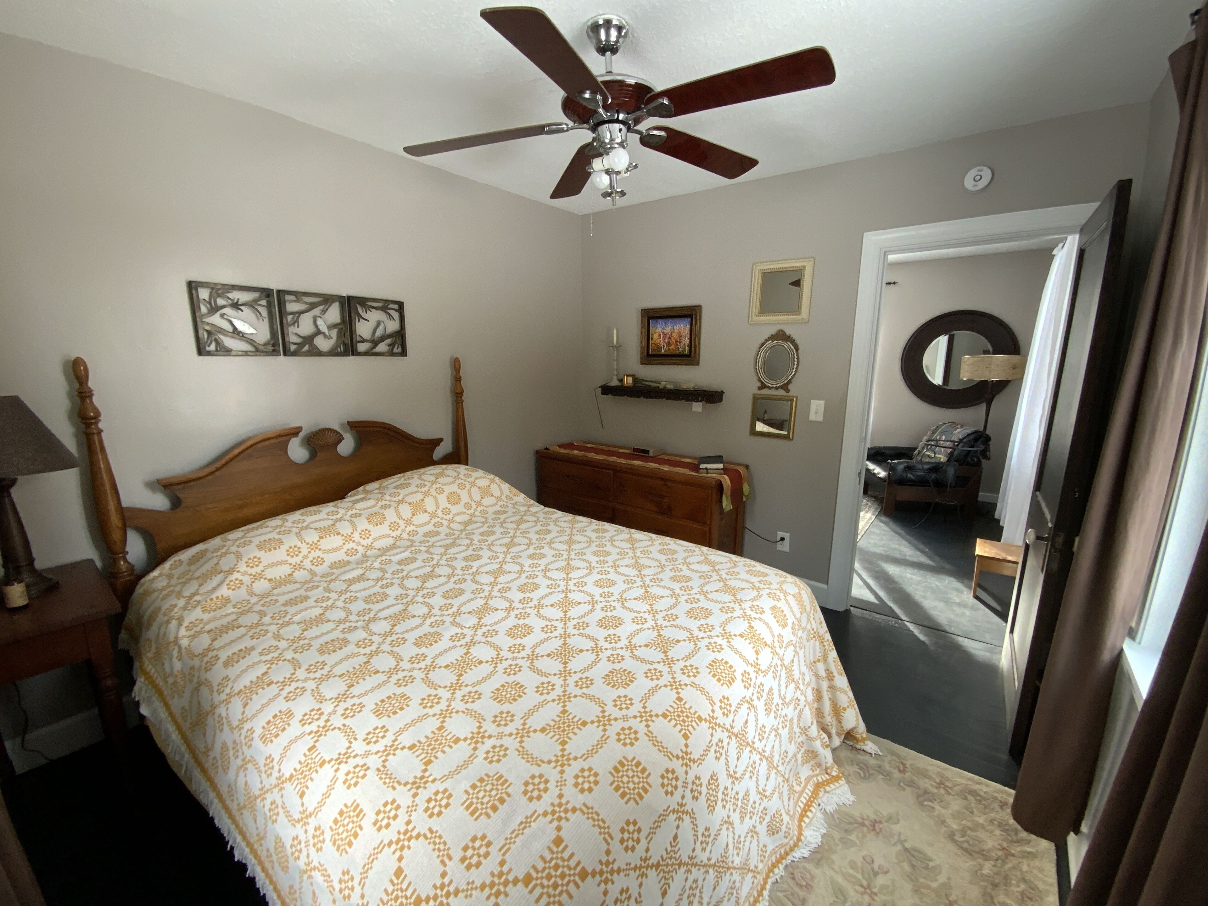 2 soverom, strykejern/-brett, wi-fi (inkludert) og sengetøy