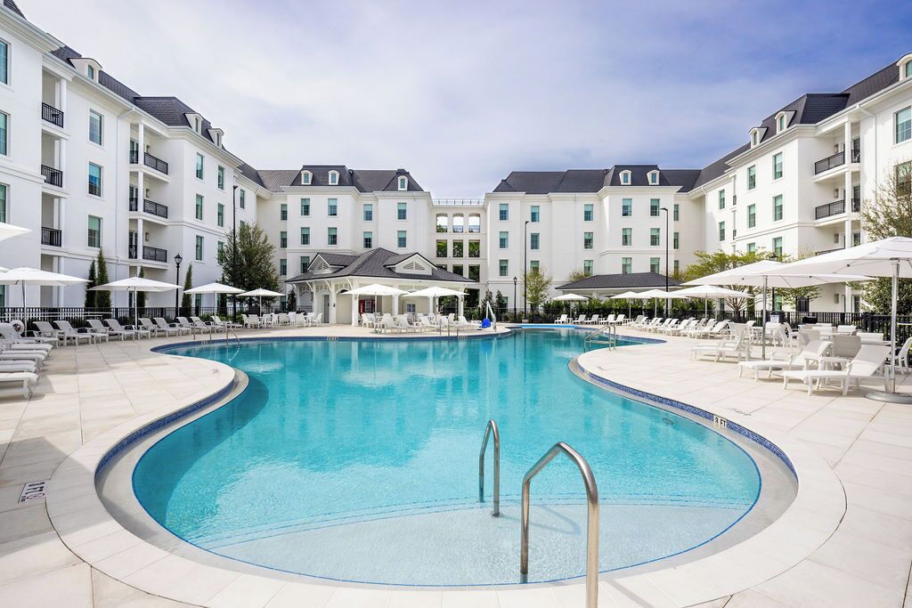 حمّام سباحة خارجي