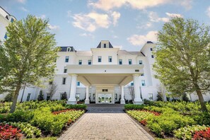 Front of property - The Riding Academy Hotel (Ocala)