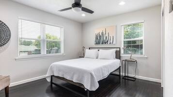 4 chambres, bureau, fer et planche à repasser, Wi-Fi gratuit