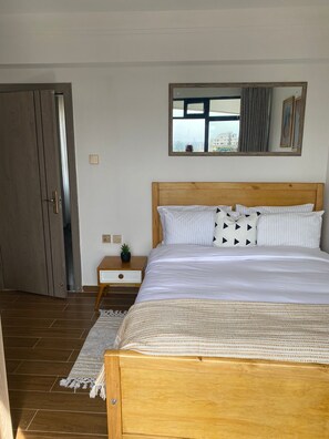 1 habitación, tabla de planchar con plancha, wifi y ropa de cama 