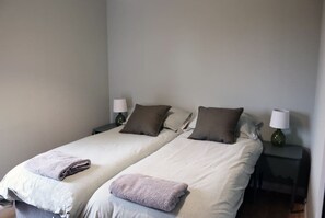 3 Schlafzimmer, Bügeleisen/Bügelbrett, Reisekinderbett, Internetzugang