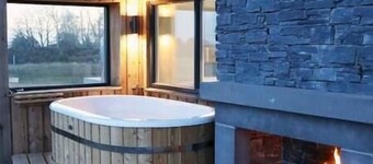 Eco-Lodge with hottub sea view Charleton Estate