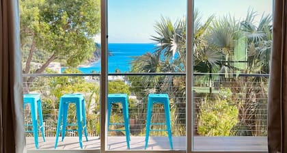 In-Town Estate w/ View, Walkable to Wharfside Village, King Bed, Parking, 700sqft BRAND NEW BACKUP Electric System - No Power Outages! Above Gallows Point