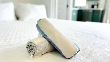 1 bedroom, desk, iron/ironing board, WiFi