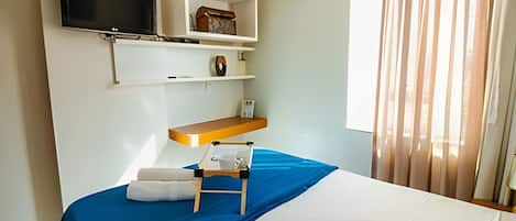 Apartamento básico | 1 dormitorio, escritorio, wifi gratis