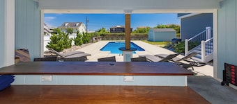 Complete Remodel-Saltwater Sanctuary- Pool, Walk 2 Beach!