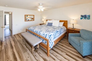 6 bedrooms, WiFi, bed sheets - Hot Tub- Pool- Game Rm- Dog Friendly (Virginia Beach)