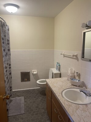 Håndklæder, Sæbe, Shampoo, Toiletpapir