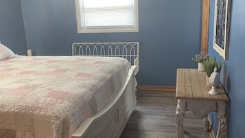 4 bedrooms, free WiFi, bed sheets