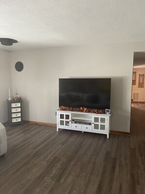 Interior - GUESTHOUSE  DOWNTOWN HERMANN
HISTORIC DISTRICT  (Hermann)