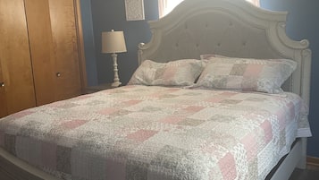 4 bedrooms, free WiFi, bed sheets