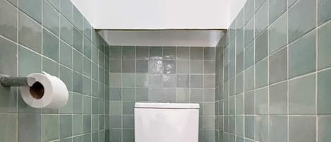 ヘアドライヤー、タオル