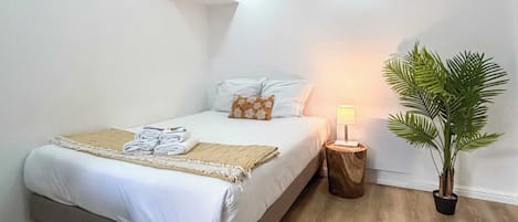 Fer et planche à repasser, Wi-Fi gratuit, draps fournis