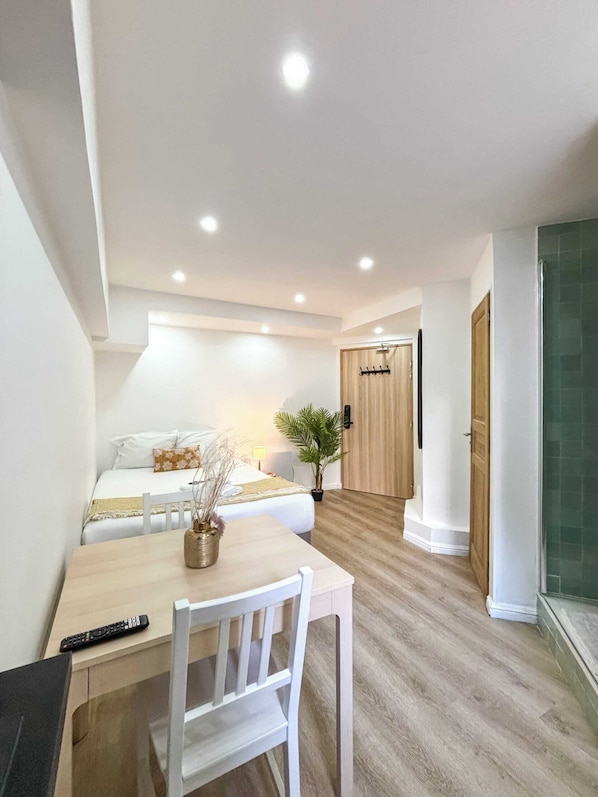 Strygejern/strygebræt, gratis Wi-Fi, sengetøj