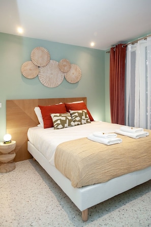 Fer et planche à repasser, Wi-Fi gratuit, draps fournis