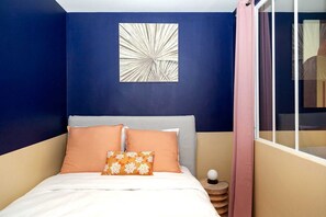 1 habitación, tabla de planchar con plancha, wifi gratis y ropa de cama 