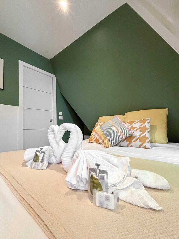 Fer et planche à repasser, Wi-Fi gratuit, draps fournis