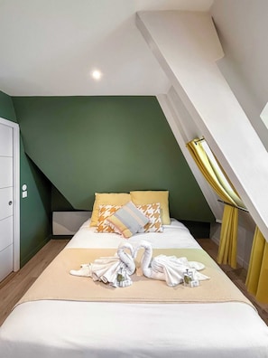 Fer et planche à repasser, Wi-Fi gratuit, draps fournis