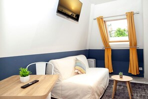 Interior - David D Angers 62 - One Bedroom Apartment, Sleeps 4 (Paris)