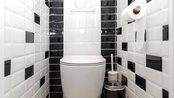 Sèche-cheveux, serviettes fournies