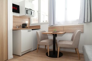 Dining - David D Angers 29 - One Bedroom Apartment, Sleeps 3 (Paris)