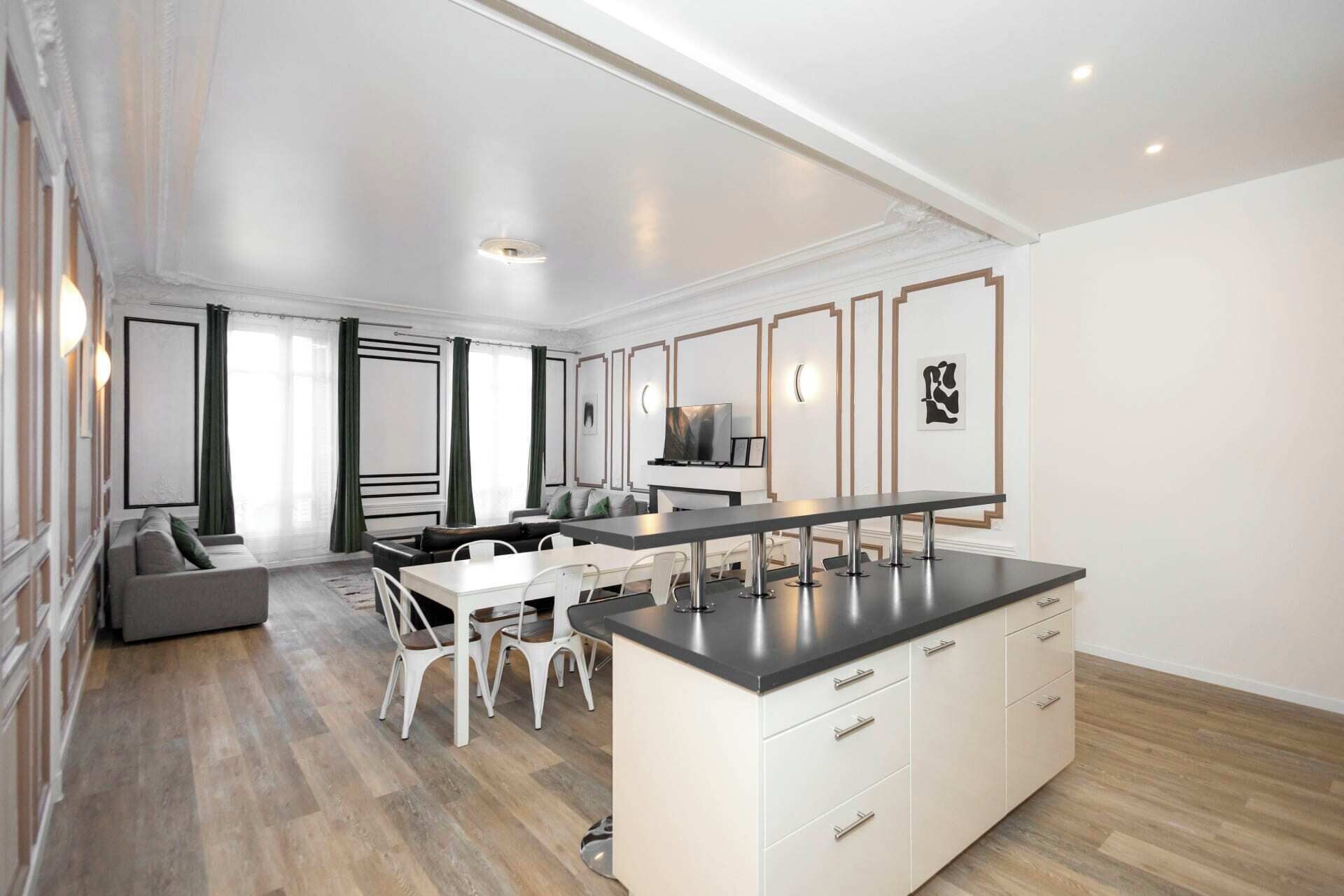 المنشأة من الداخل