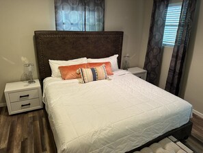 5 chambres, fer et planche à repasser, Wi-Fi, draps fournis